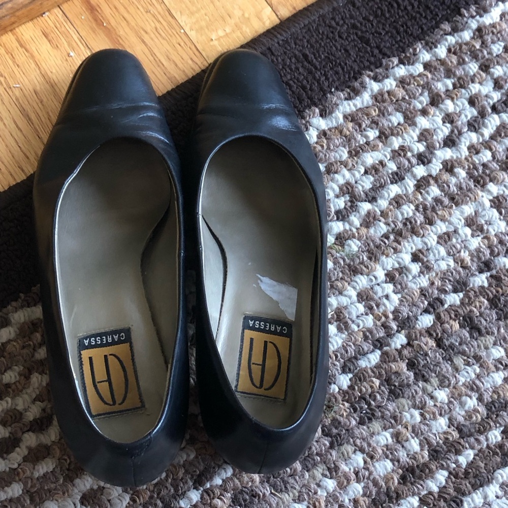 Women's Black Caressa Leather Pumps